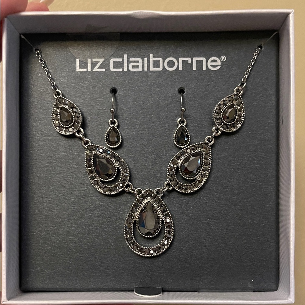 Jewelry - Picture 2 of 3